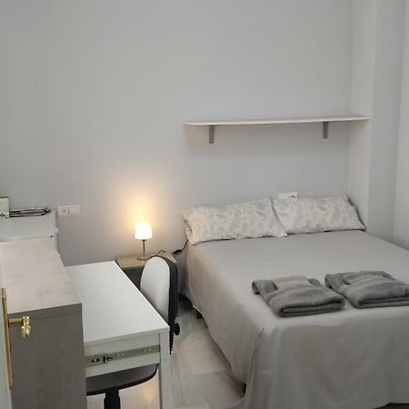Habitacion Doble Con Bano Privado En Casa Clara Cordoba Exterior photo